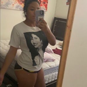 Men’s small graphic tee